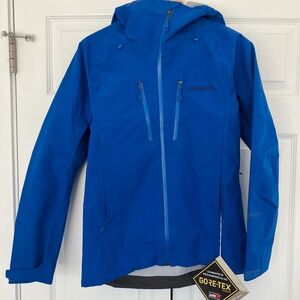 NWT Patagonia Women’s Triolet Gortex Jacket